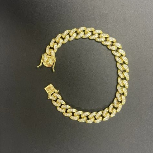 Miami Cuban Link Bracelet(SALE) - Picture 3 of 10